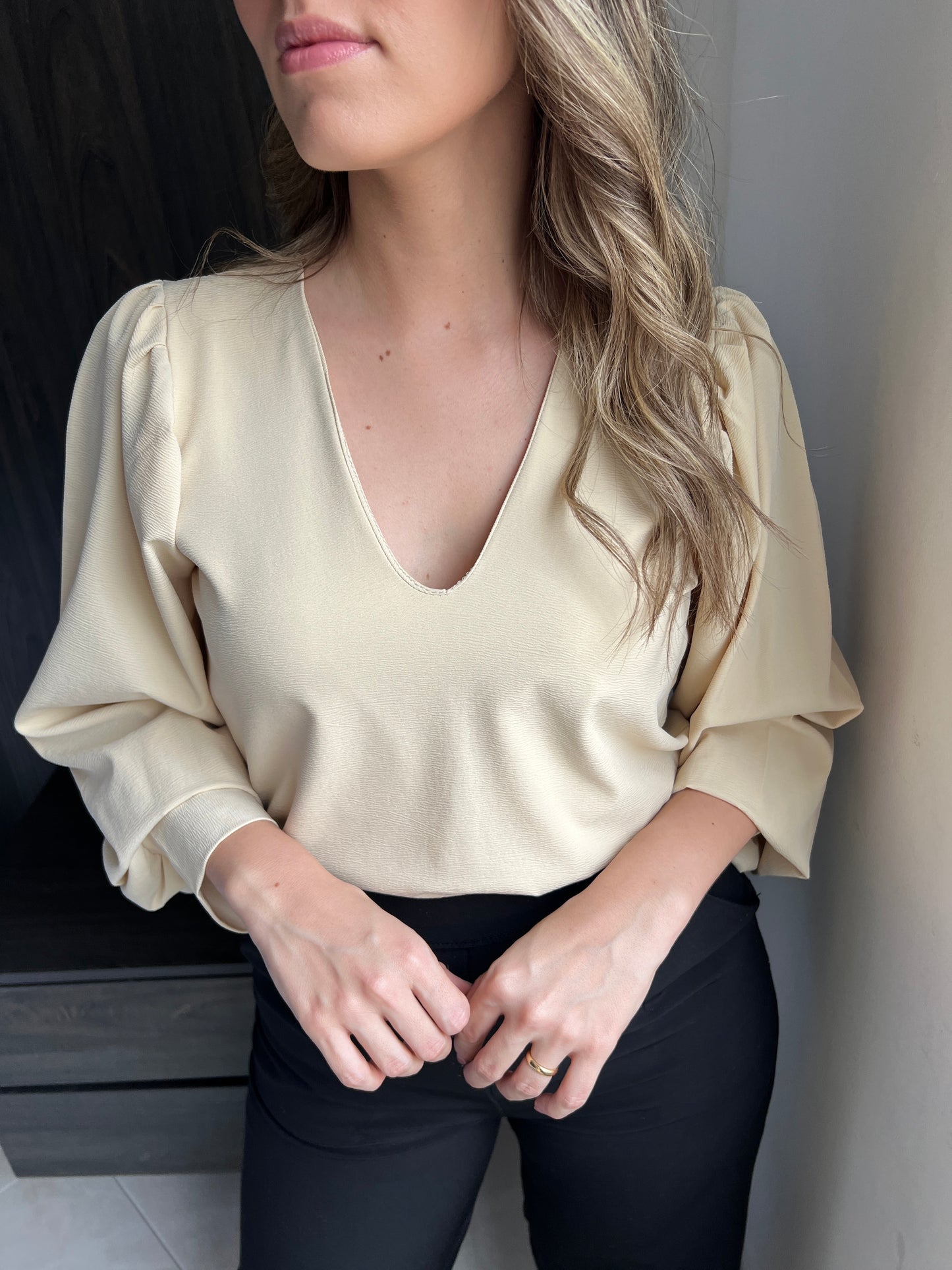 BLUSA EMILIA BEIGE MANTEQUILLA