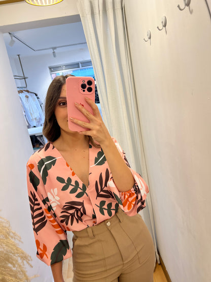 BLUSA CRUZADA ESTAMPADA ROSA