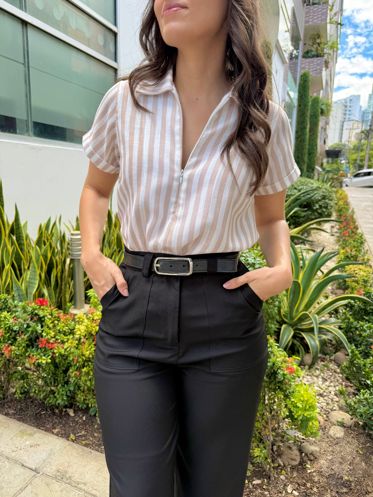 BLUSA JULIETA RAYAS BEIGE BLANCO
