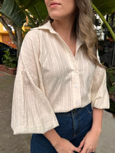 Cargar imagen en el visor de la galería, CAMISERA LUCIANA LINO BORDADO
