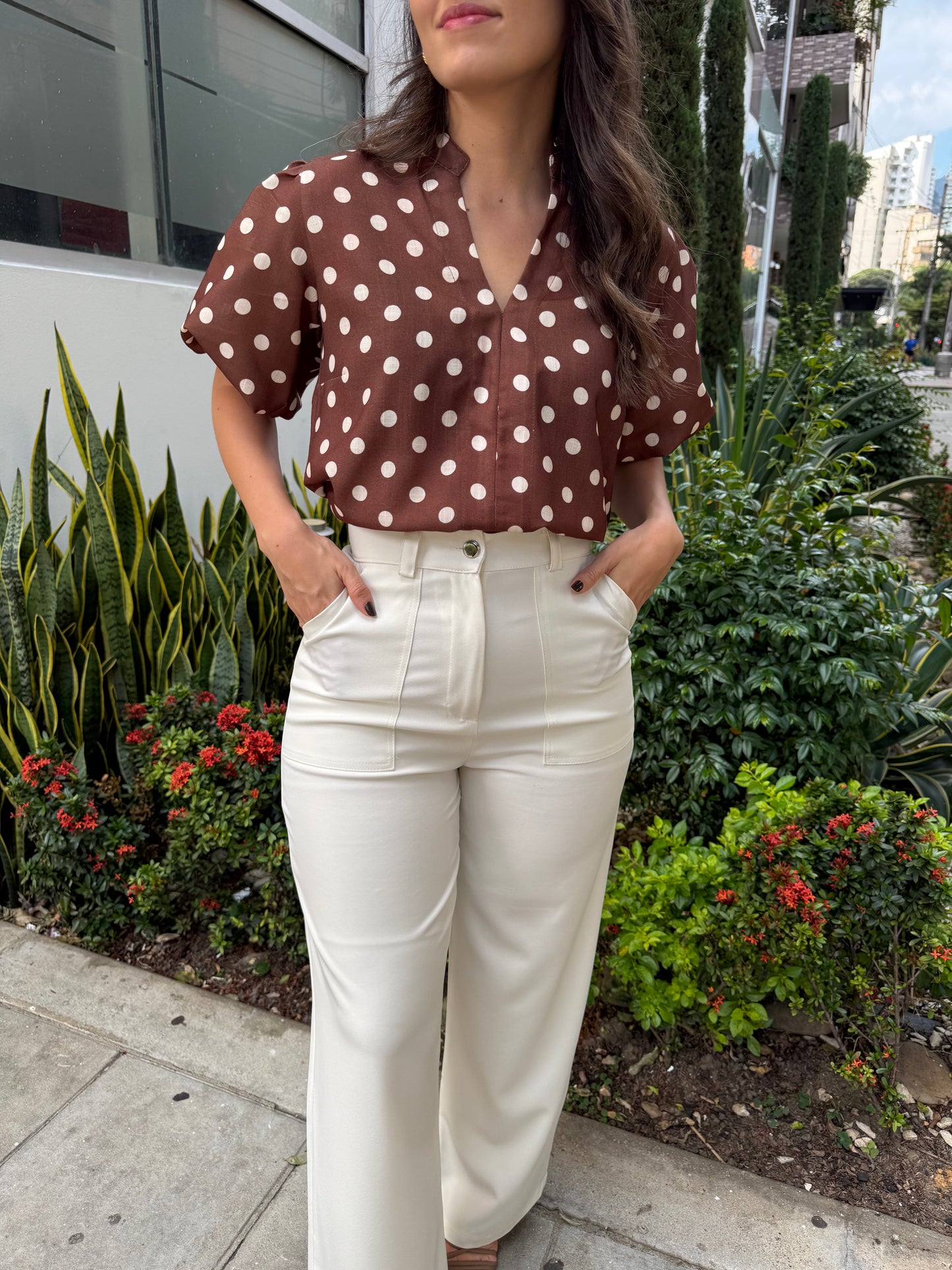 BLUSA VICTORIA PUNTOS CHOCOLATE