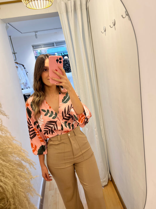 BLUSA CRUZADA ESTAMPADA ROSA