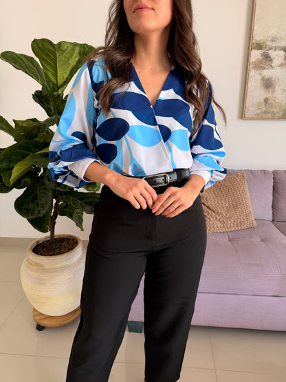 BLUSA CRUZADA BLANCA CON AZUL